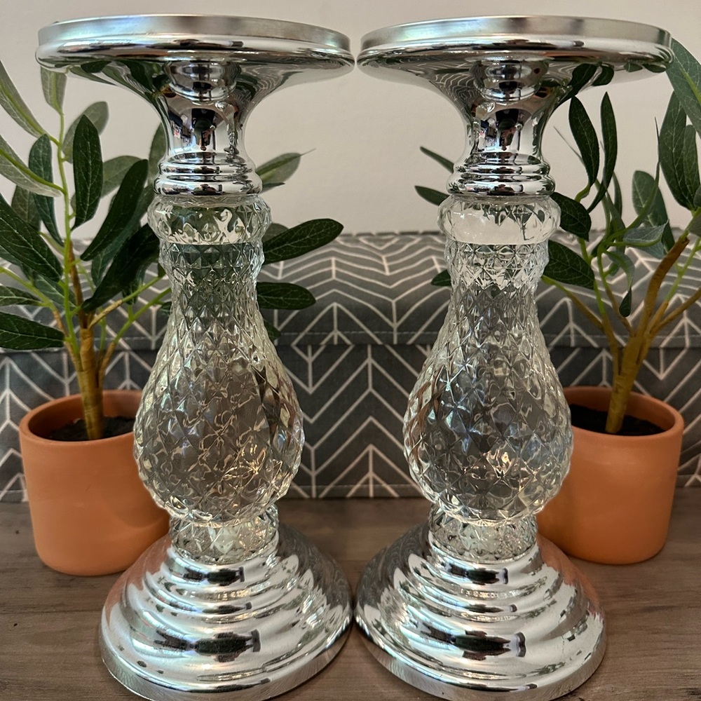 Bath and Body Works - Silver Swirling Glitter Light Up Pedestal x 2